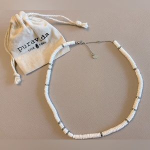 PURA VIDA Puka Shell Choker